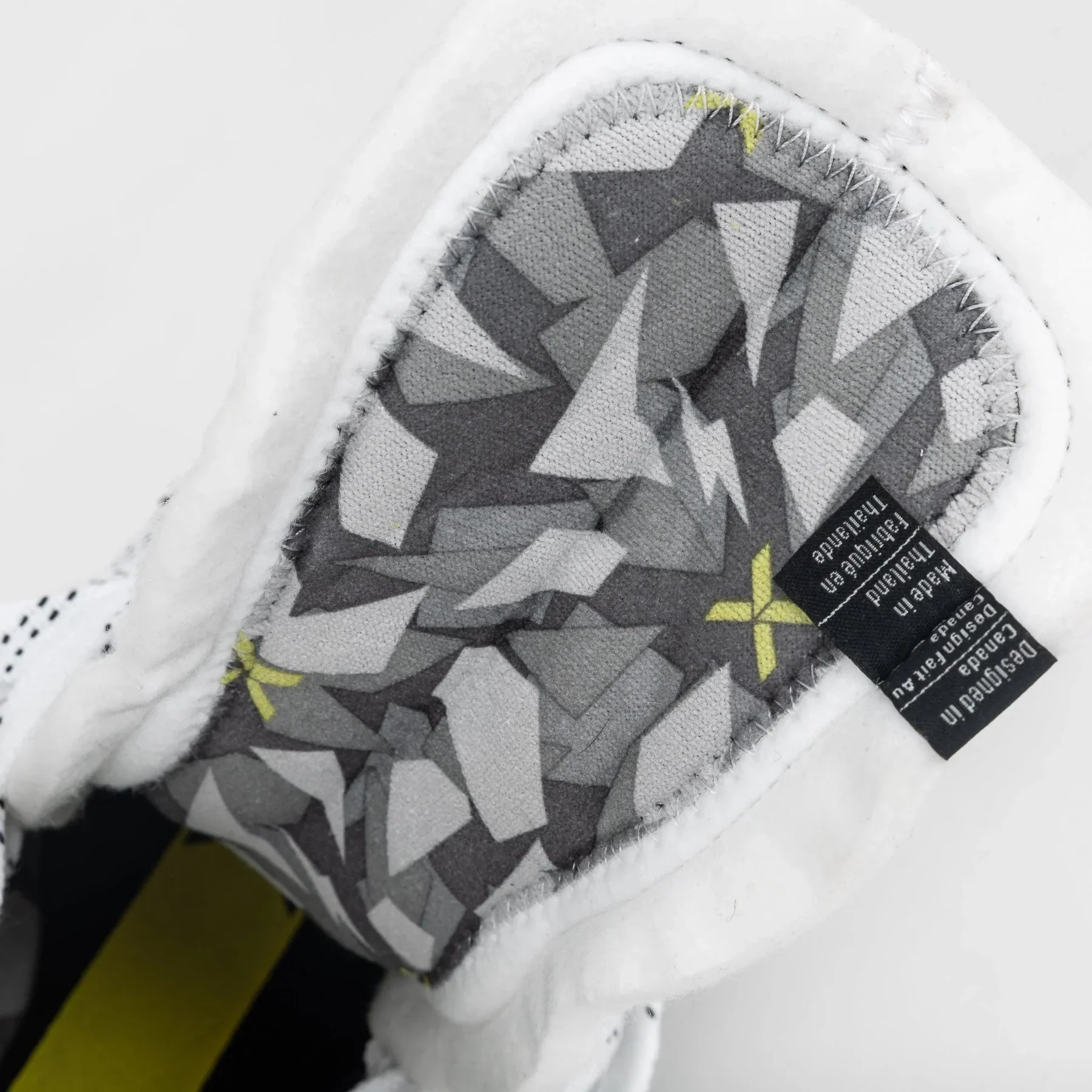 Bauer Vapor X3 Senior Roller Hockey Skates - Image 2